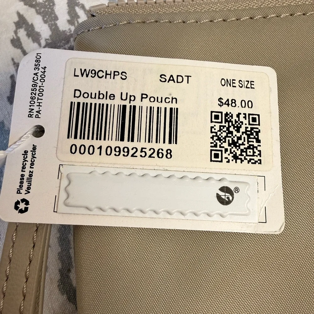 Lululemon Beige Wristlet Lululemon Curved Wristlet - Picture 4 of 8